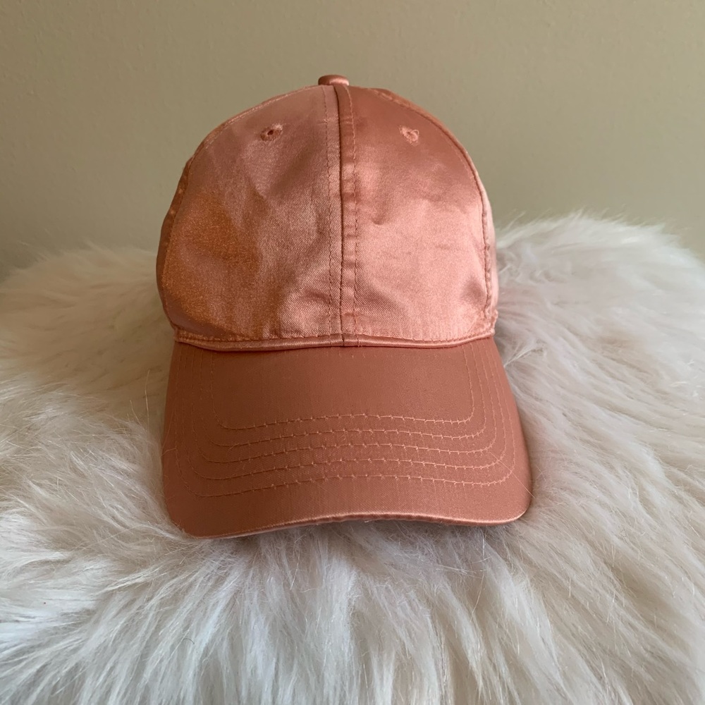 3/$20 🥑 NWOT Satin baseball cap